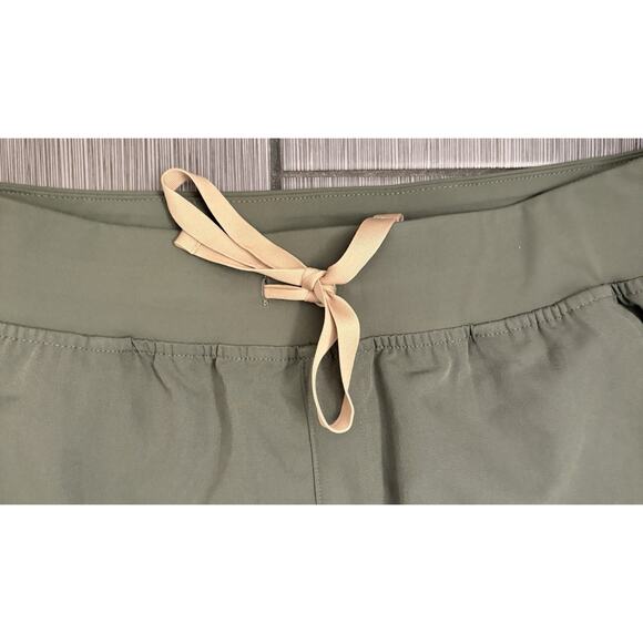 Figs Women’s Green Moss Relaxed Joggers Size Large - Picture 3 of 6
